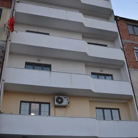 Ymeri Apartment *